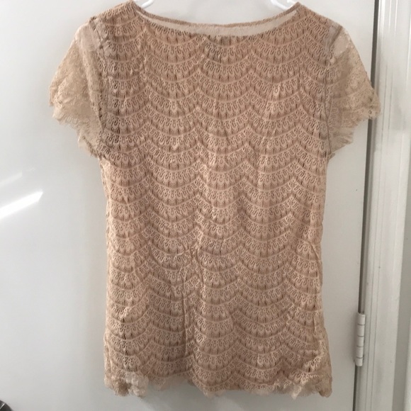 Lace top perfect for any event - Picture 2 of 3